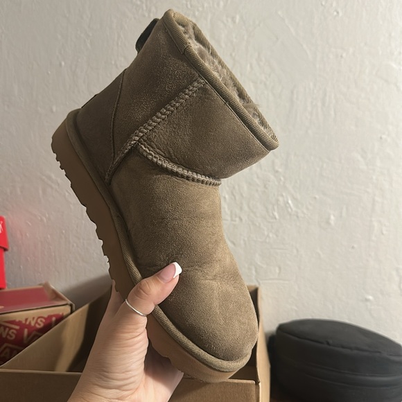 ugg mini boot - Picture 6 of 6